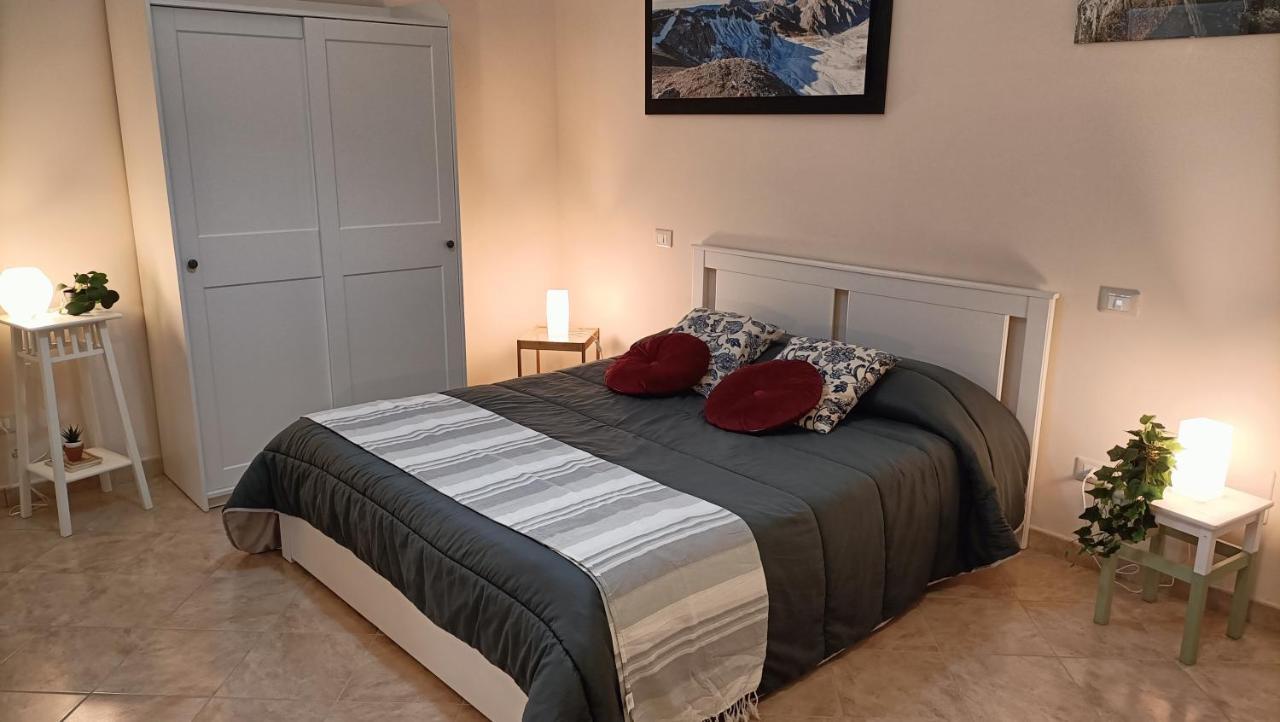 Cozy House Con Corte Privata In Centro Storico Aq Л'Акуила Экстерьер фото