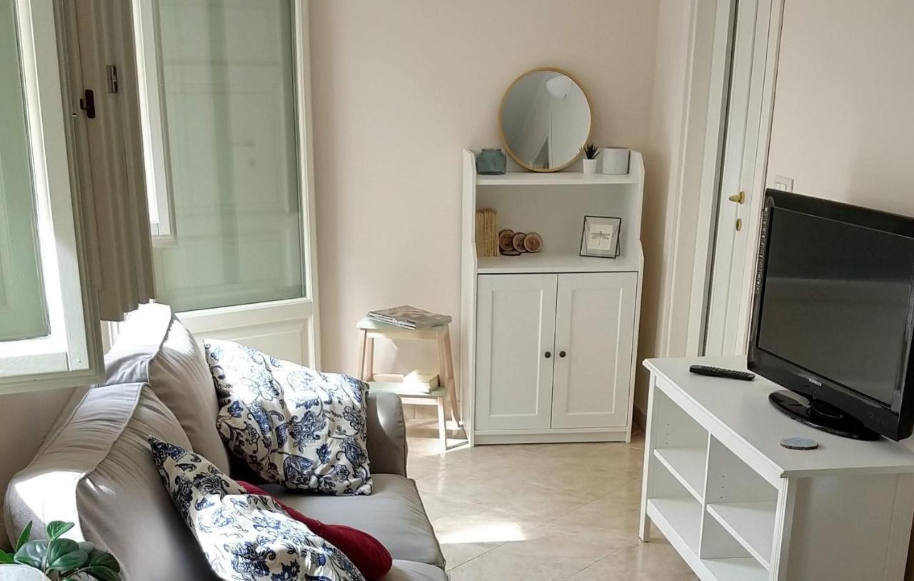 Cozy House Con Corte Privata In Centro Storico Aq Л'Акуила Экстерьер фото