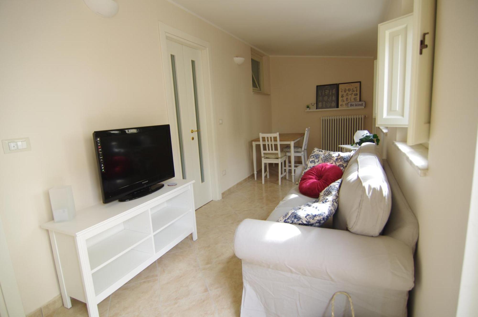 Cozy House Con Corte Privata In Centro Storico Aq Л'Акуила Экстерьер фото